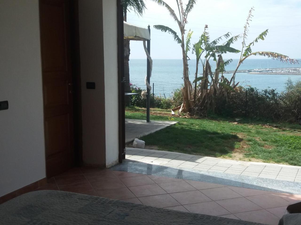Villa Del Mare Ligure Terme & Spa Piscina A 37 Gradi Санто-Стефано-аль-Мар Экстерьер фото